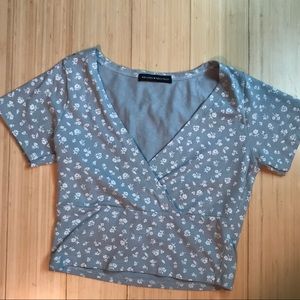 Brandy Melville amara blue floral top